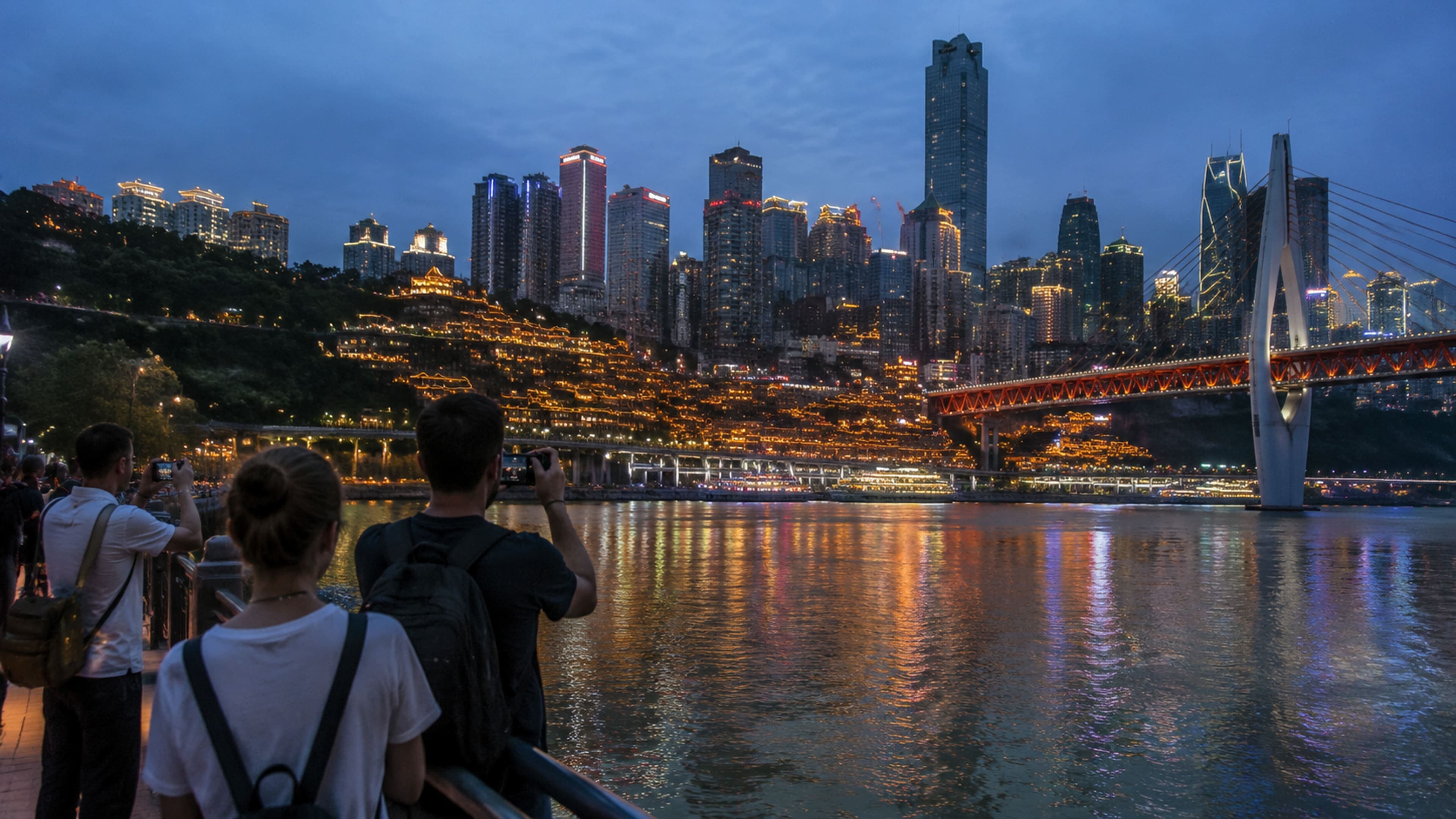 Hillside walks explain Chongqing better than taxis